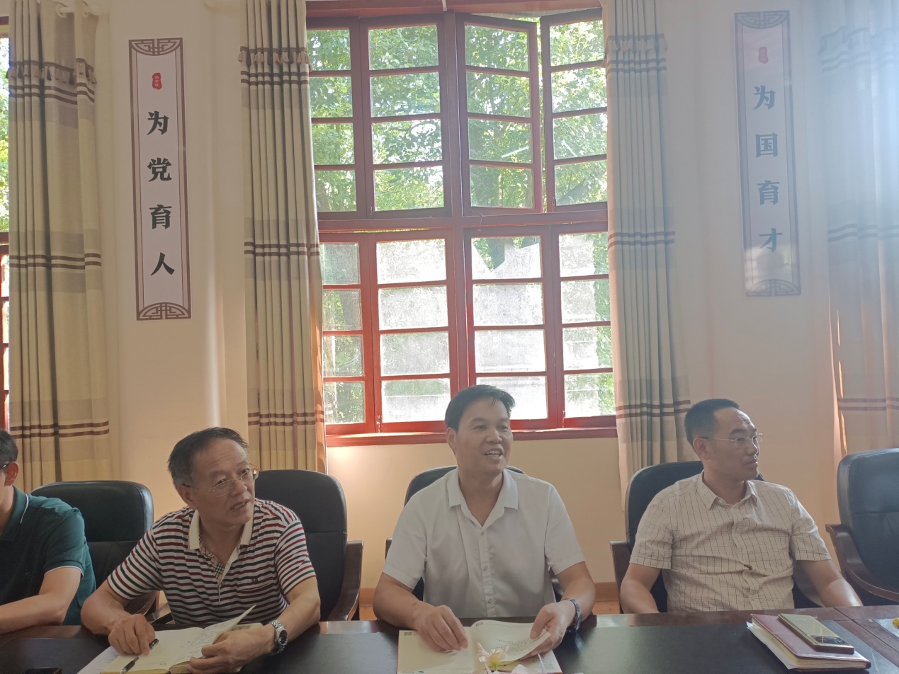 书记讲话.jpg 书记讲话.jpg